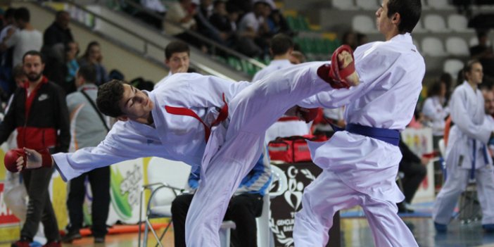 Rize'de Karate şampiyonası sona erdi