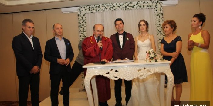 Muharrem Usta ve Ersun Yanal nikah şahidi oldu