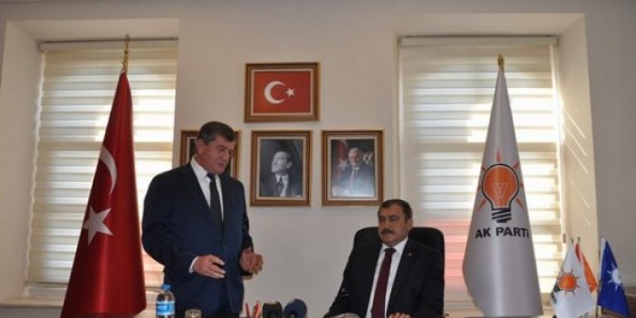 Bakan Eroğlu AK Parti Trabzon İl Başkanlığı'nı ziyaret etti