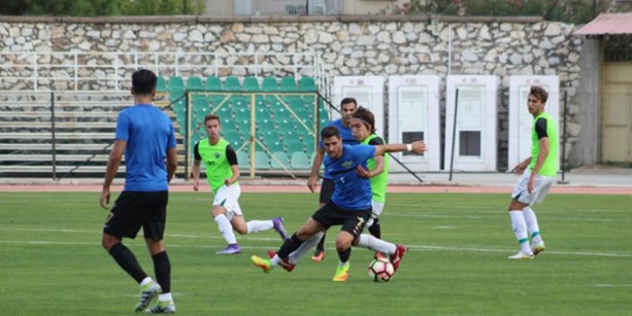 Trabzon'un rakibi Akhisar gençlere fark attı