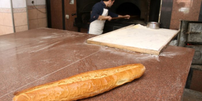 Trabzon'da 20 yıldır 1 metrelik ekmek üretiyor