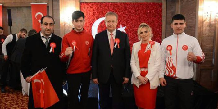 Trabzonlu şampiyonlar cumhuriyet balosuna katıldı