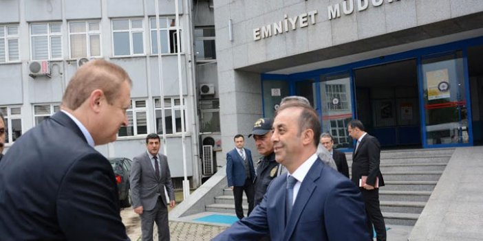 Trabzon Valisi Yeni emniyet müdürünü ziyaret etti