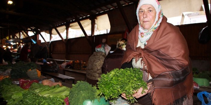 Trabzon'da kadınlar pazarında geçen bir ömür