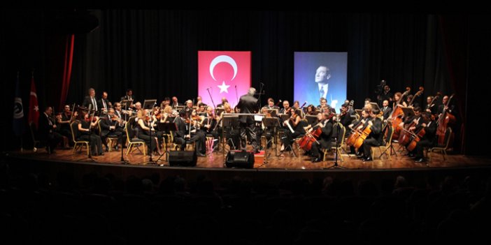 Cumhurbaşkanlığı Senfoni Orkestrası, Trabzon'da konser verdi