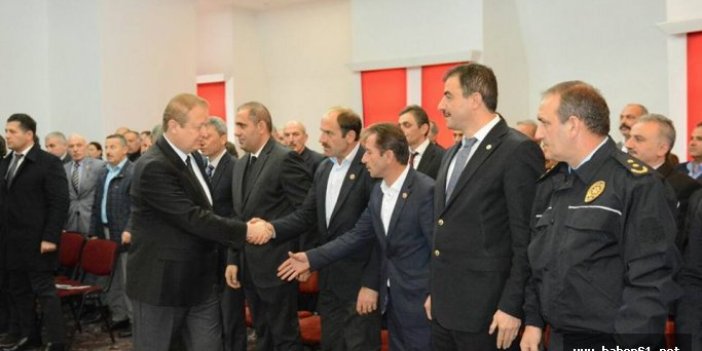 Trabzon Valisi Yavuz muhtarlarla buluştu