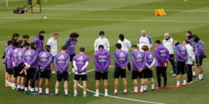 Real Madrid'den 'Chapecoense' için saygı duruşu