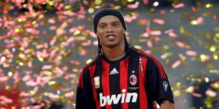 Ronaldinho'dan büyük jest!