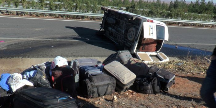 İşçileri taşıyan minibüs devrildi: 13 yaralı