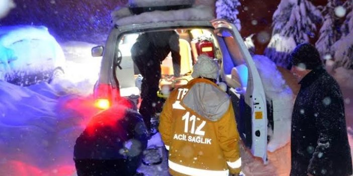 Trabzon'da kar paletli ambulanslar hayat kurtarıyor