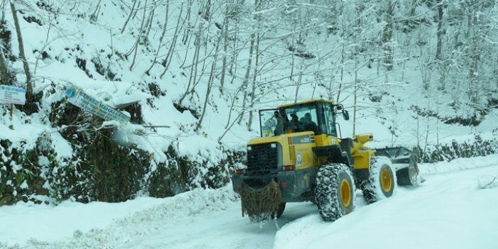Trabzon’da yüksek kesimlerde kapanan yollar açıldı
