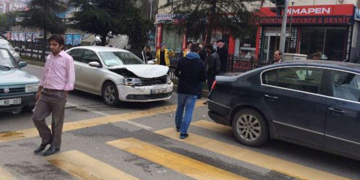 Trabzon’da kaza! Kırmızı ışıkta…