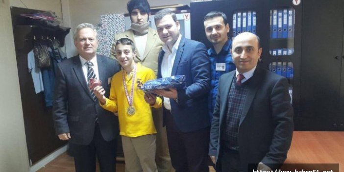 Trabzon 24 Şubat Okulu'nun Şampiyonu Avrupa Şampiyonu'nu devirdi