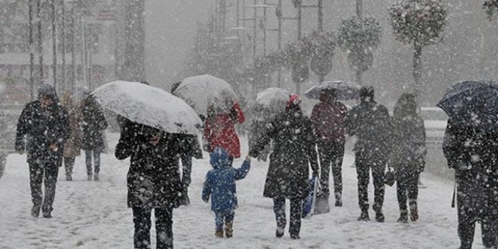 Trabzon'da kar o çalışanlara izin getirdi!