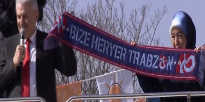 Başbakan Yıldırım Trabzon atkısı ile çıktı!