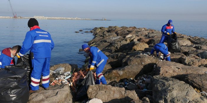 Trabzon'da sahil çöplerden temizlendi