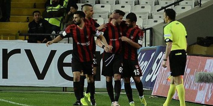 Trabzonspor'un eski futbolcuları Fener'in belası oldu!