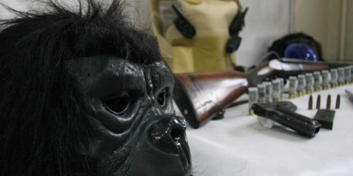 Rusya'da goril maskeli soyguncu