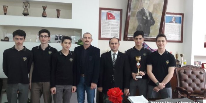 Satranç il birinciliğine Trabzon Fen Lisesi damgası