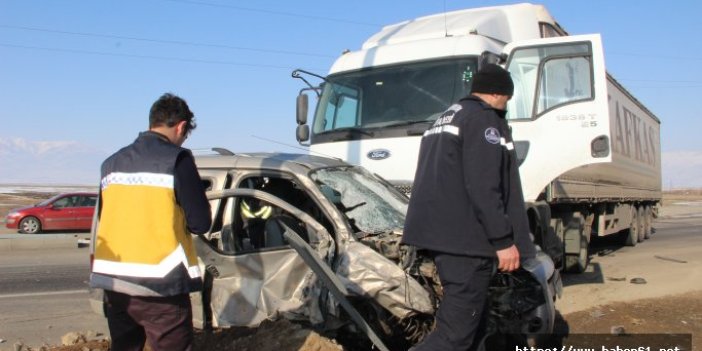 Erzurum’da tır ile otomobil çarpıştı: 5 yaralı