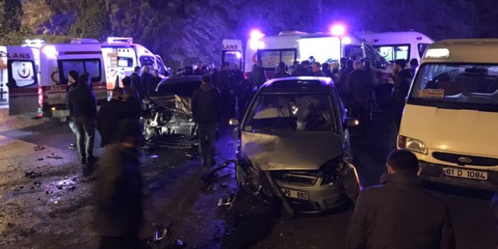 Trabzon'da 3 araç birbirine girdi: 4 yaralı