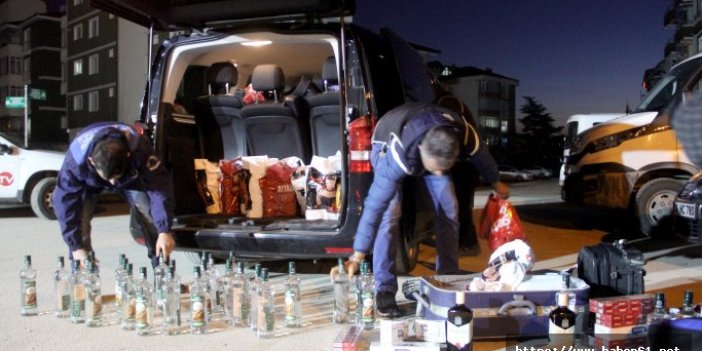 Trabzon plakalı araçta kaçak içki ele geçerildi
