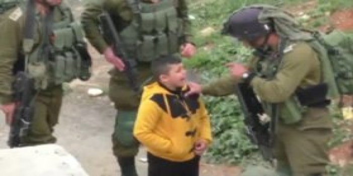 İsrail askerlerinin 8 yaşındaki çocuğa zulmü!