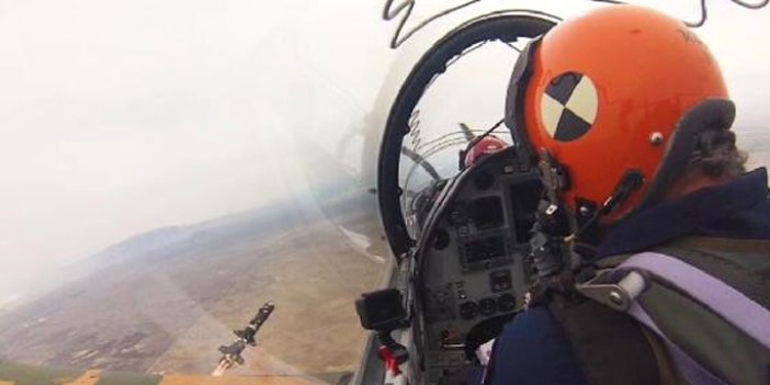 Yerli Savaş Uçağı Hürkuş İlk Füzesini Ateşledi