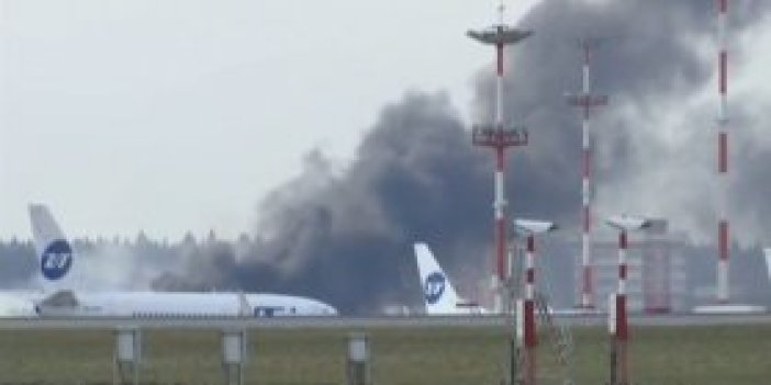 Moskova'da havalimanında korkutan duman!