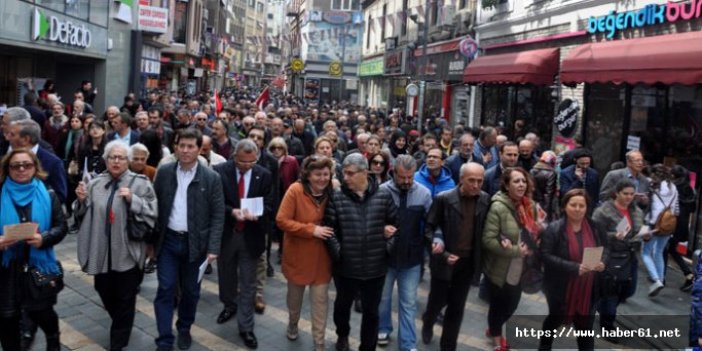 Trabzon'da Hürriyet ve Memleket İçin Elele yürüyüşü