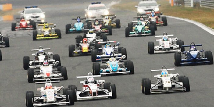 Formula 4 yarışında korkutan kaza