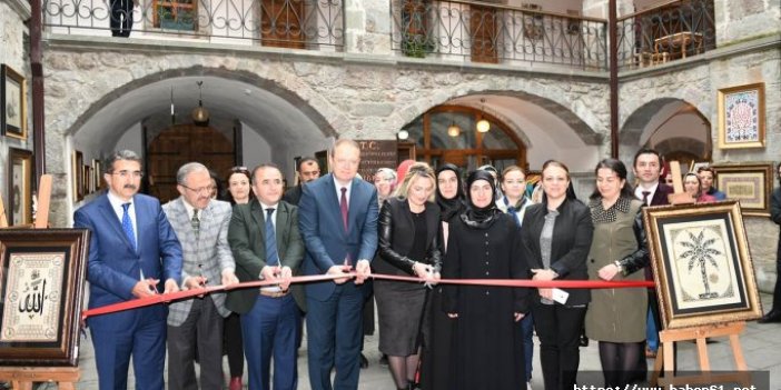 Trabzon'da hat-tezhip sanatı sergisi açıldı
