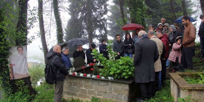 Ahmet Kayacık mezarı başında anıldı.