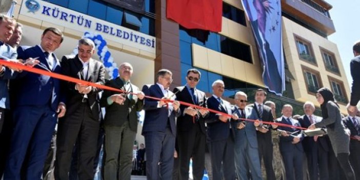 Kürtün Belediye'nin yeni hizmet binası açıldı
