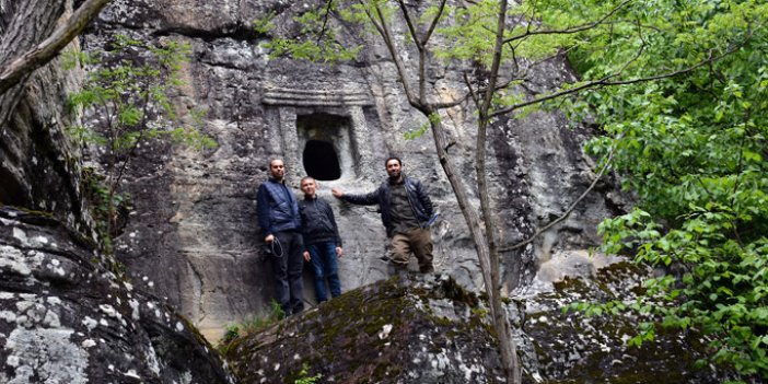 Kaya mezarları yayla turizmini zenginleştiriyor