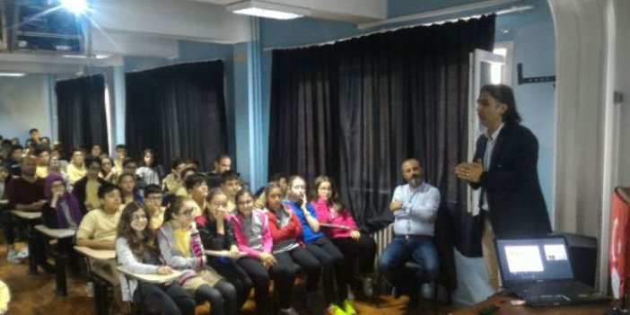 Mehmet Akif Ersoy Okulundan örnek konferans