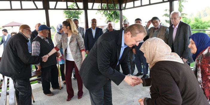 Trabzon Valisi Yavuz ve eşinden Huzurevine ziyaret