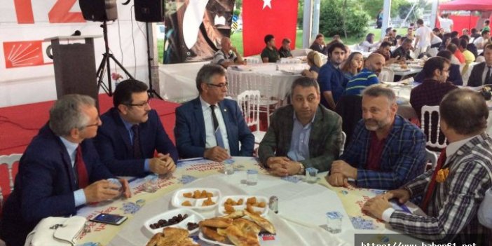 CHP ve AK Partili başkanlar iftar sofrasında buluştu