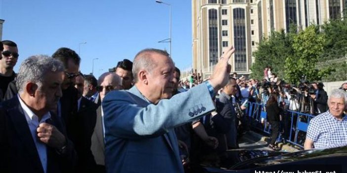 Cumhurbaşkanı Erdoğan bayram namazı için gittiği camide rahatsızlandı