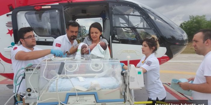 Bebeğin yardımına ambulans helikopter yetişti