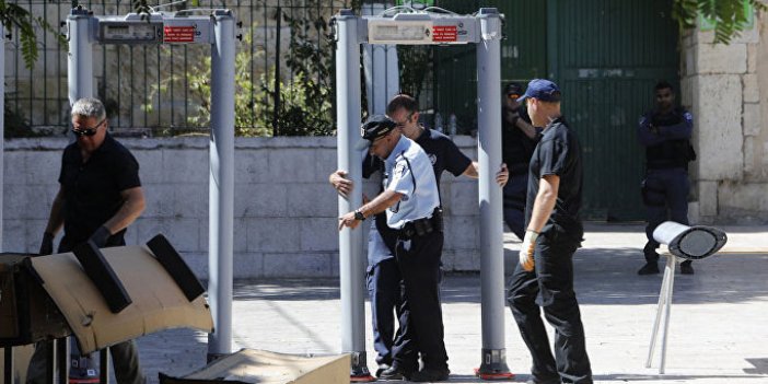 İsrail metal arama dedektörlerini kaldırıyor