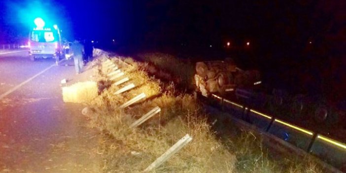 Trabzon plakalı tır traktöre çarptı: 5 yaralı
