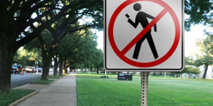 İlginç karar: Yolda yürürken telefonla mesajlaşmak yasaklandı