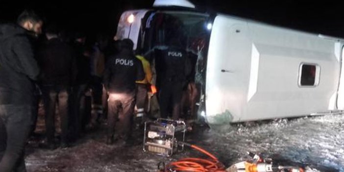 Sivas'ta trafik kazası: 20 yaralı