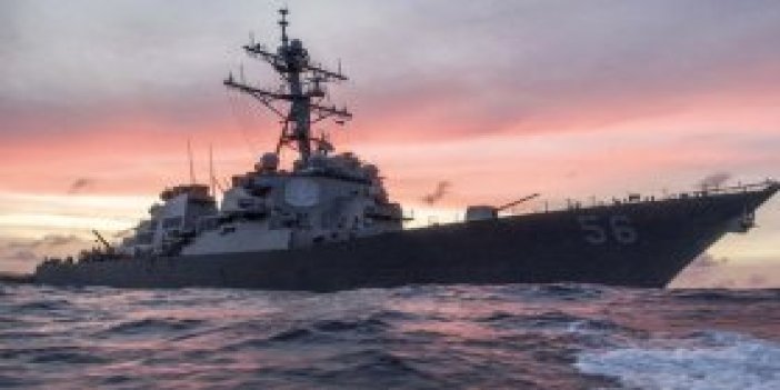 ABD savaş gemisi tankerle çarpıştı: 10 asker kayıp