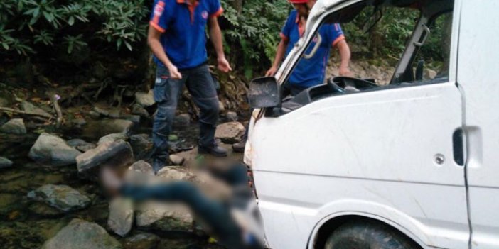Trabzon'da minibüs dereye uçtu: 1 ölü 3 yaralı