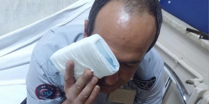 Hasta yakınları güvenlik görevlilerine saldırdı