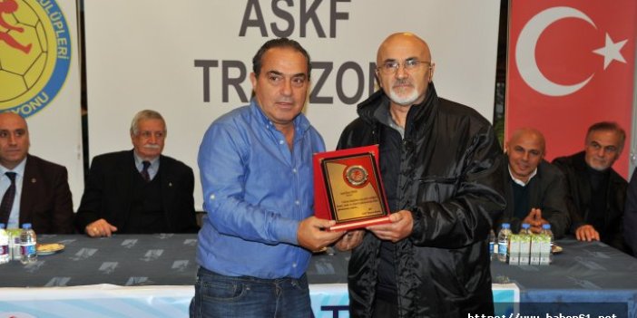 Trabzon'da başarılı sporcular ödüllendirildi - Haber61 yazarına ödül