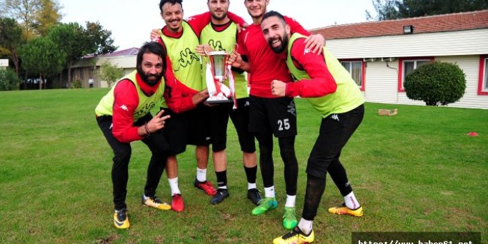 Samsunspor’da kazanan oyunculara kupa sürprizi 