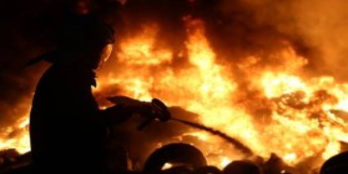 Trabzon'da otomobilde bilinmeyen nedenle yangın çıktı! Korkulan olmadı